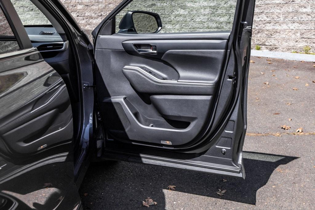 used 2023 Toyota Highlander car, priced at $36,799