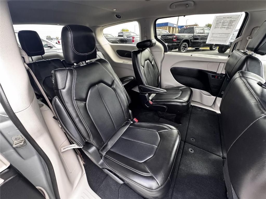 used 2024 Chrysler Pacifica car, priced at $28,907