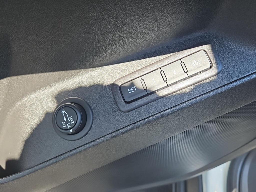 used 2020 Chevrolet Equinox car, priced at $20,902