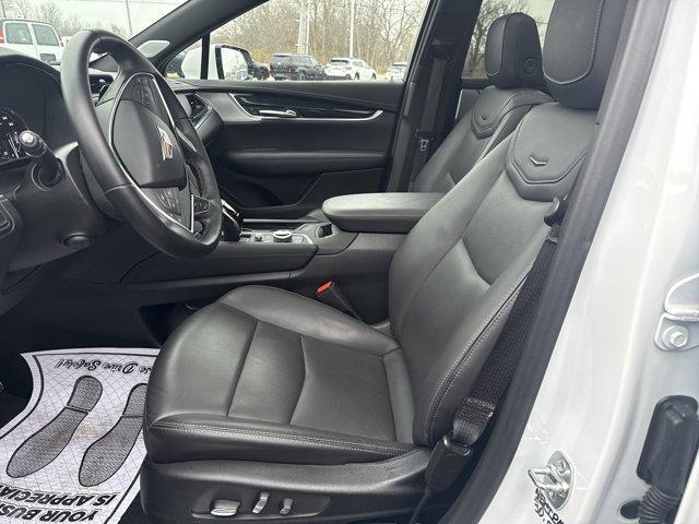 used 2025 Cadillac XT5 car, priced at $38,605