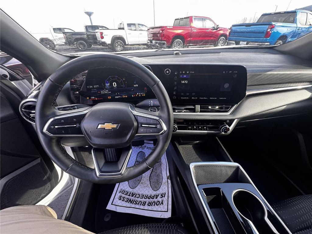 used 2025 Chevrolet Equinox car, priced at $24,407