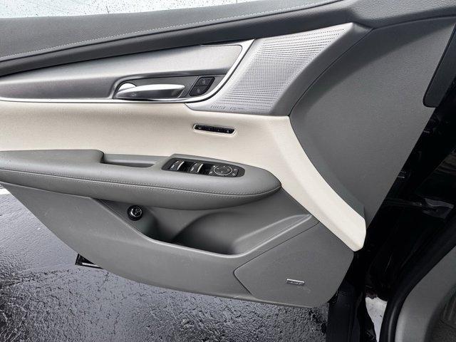 used 2023 Cadillac XT5 car, priced at $33,995