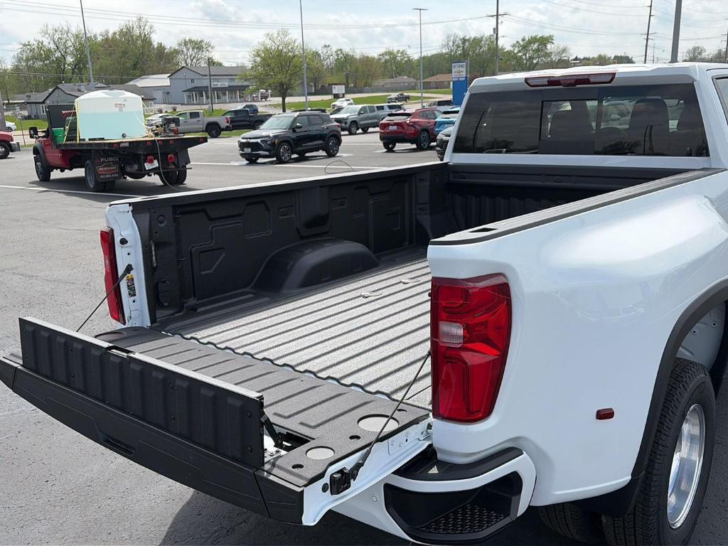 new 2026 Chevrolet Silverado 3500 car, priced at $91,027