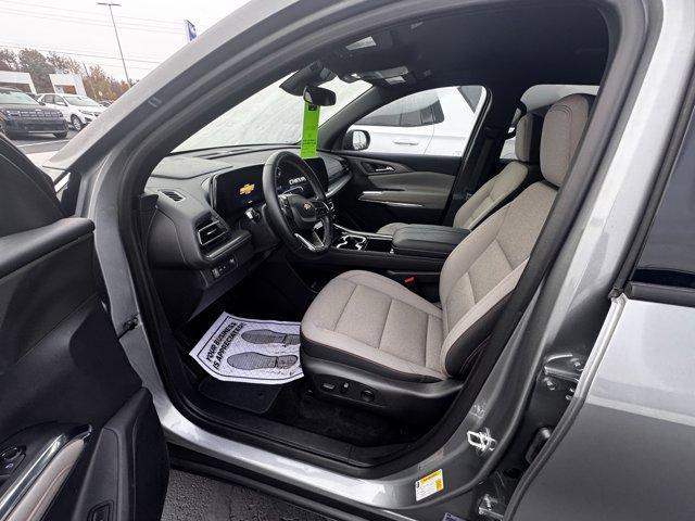 used 2025 Chevrolet Traverse car, priced at $35,275