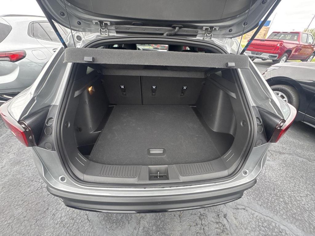 used 2025 Chevrolet Trax car, priced at $26,107