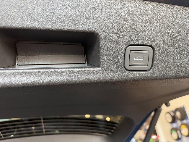 new 2026 Chevrolet Traverse car, priced at $42,995