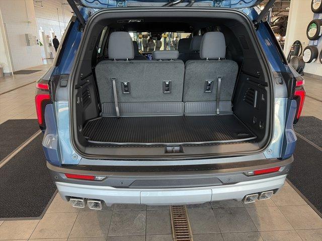 new 2026 Chevrolet Traverse car, priced at $42,995