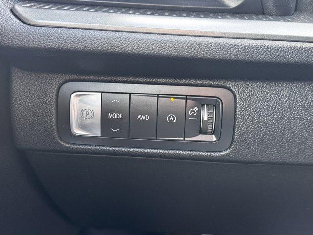 used 2025 Chevrolet Traverse car, priced at $36,735