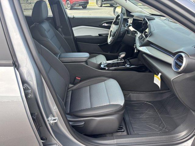 new 2025 Chevrolet Trax car, priced at $23,550