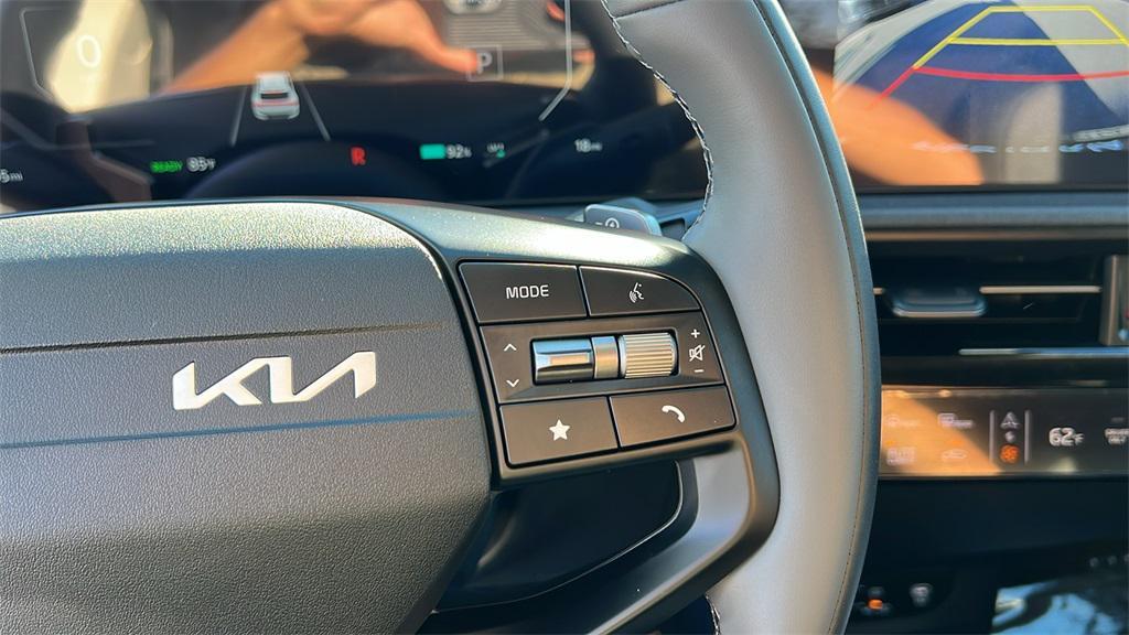 new 2025 Kia EV6 car, priced at $48,595