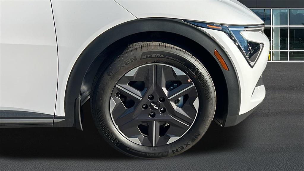 new 2025 Kia EV6 car, priced at $48,595