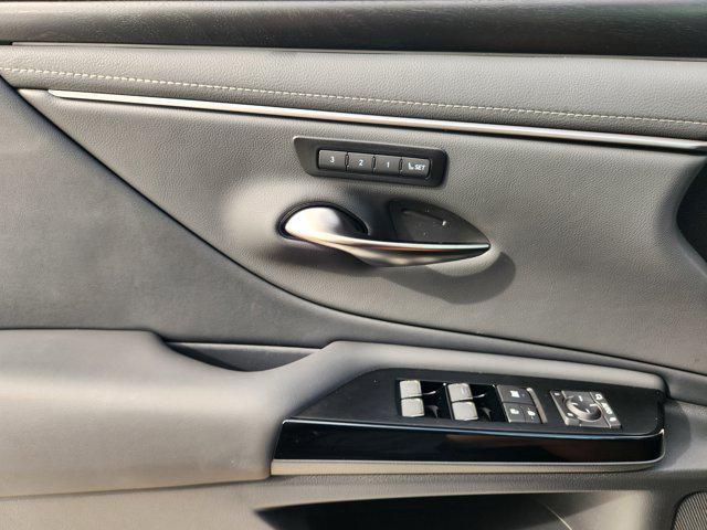 new 2025 Lexus ES 350 car, priced at $50,119