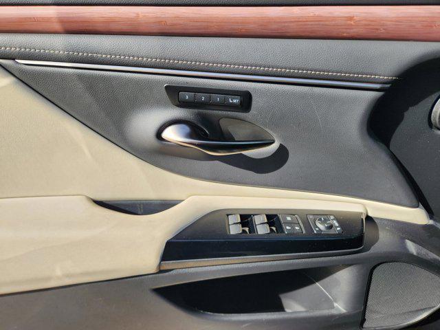 used 2025 Lexus ES 350 car, priced at $43,975