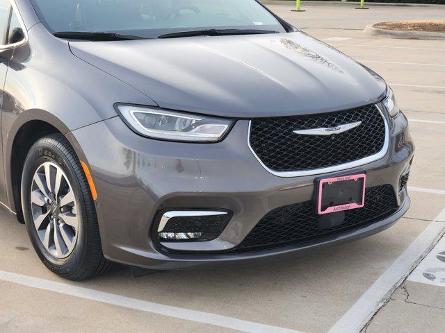 used 2022 Chrysler Pacifica Hybrid car, priced at $26,975