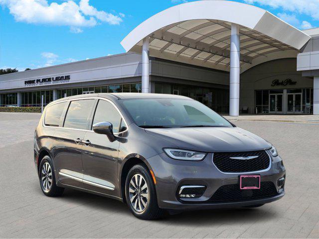 used 2022 Chrysler Pacifica Hybrid car, priced at $26,975