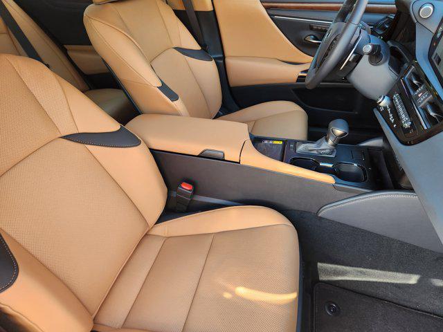 new 2025 Lexus ES 350 car, priced at $49,619