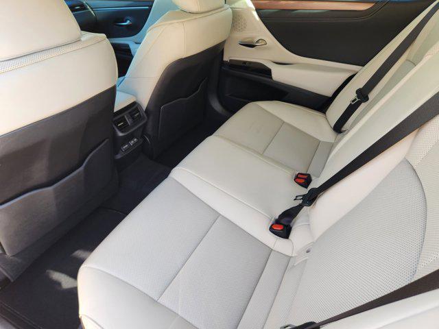 new 2025 Lexus ES 350 car, priced at $49,619