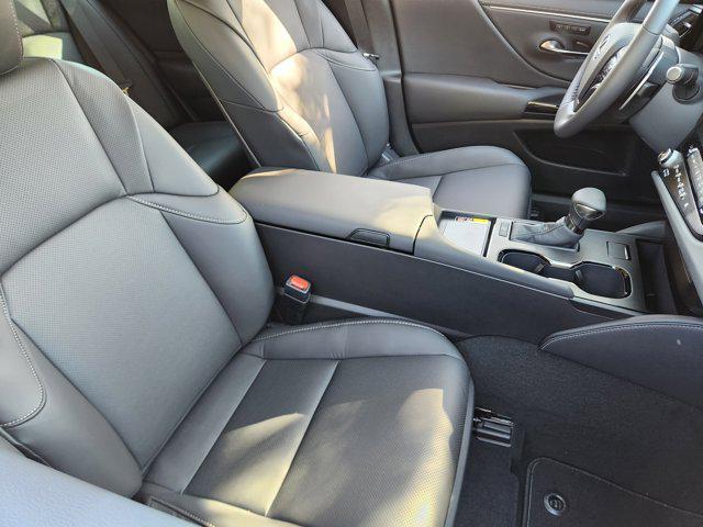 new 2025 Lexus ES 350 car, priced at $50,619