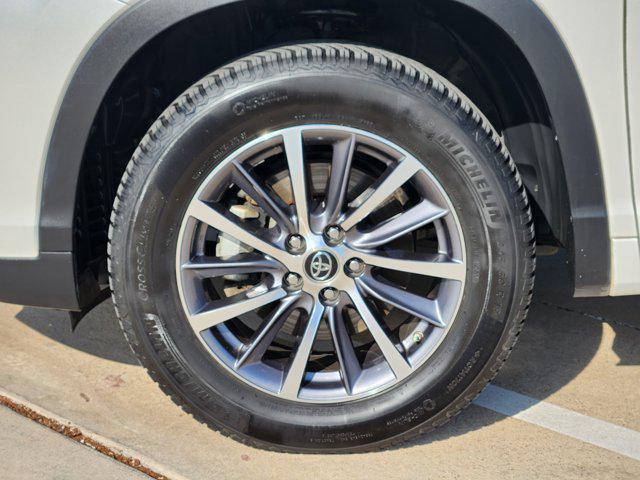 used 2018 Toyota Highlander car, priced at $21,775