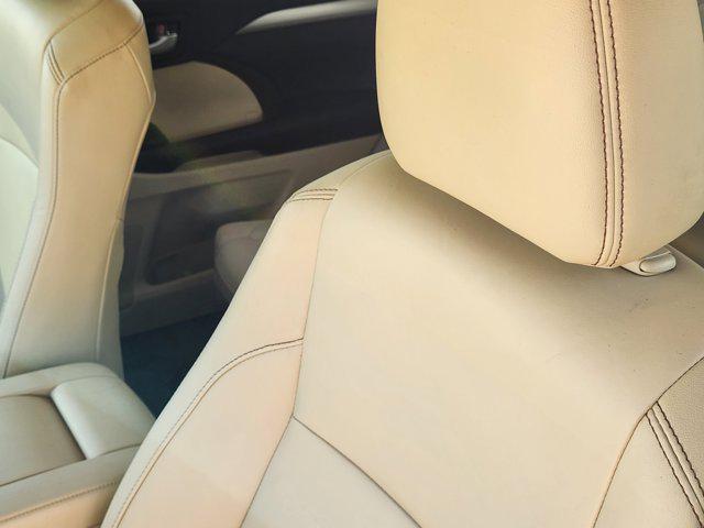 used 2018 Toyota Highlander car, priced at $21,775
