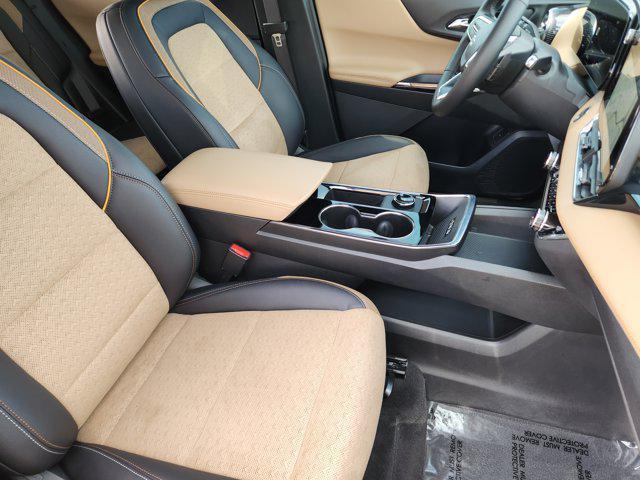 used 2025 Chevrolet Equinox car, priced at $28,989