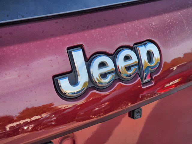 used 2017 Jeep Grand Cherokee car, priced at $15,868