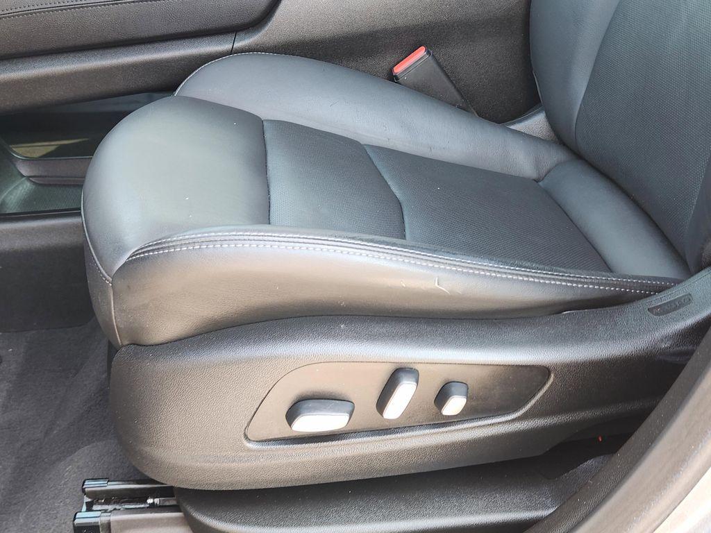 used 2021 Cadillac XT6 car, priced at $30,200