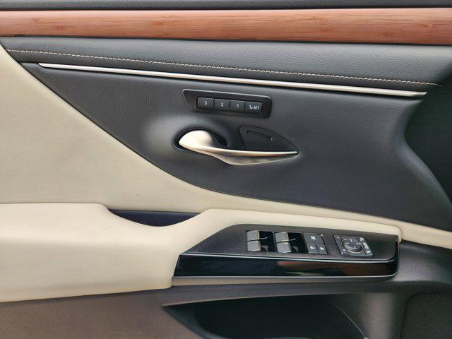 new 2025 Lexus ES 350 car, priced at $50,034