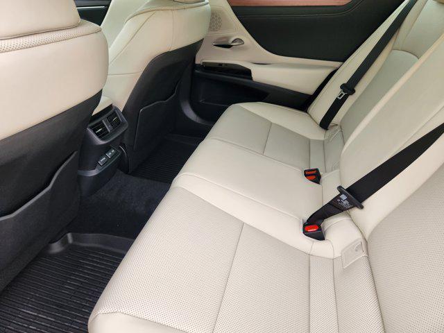 new 2025 Lexus ES 350 car, priced at $50,034