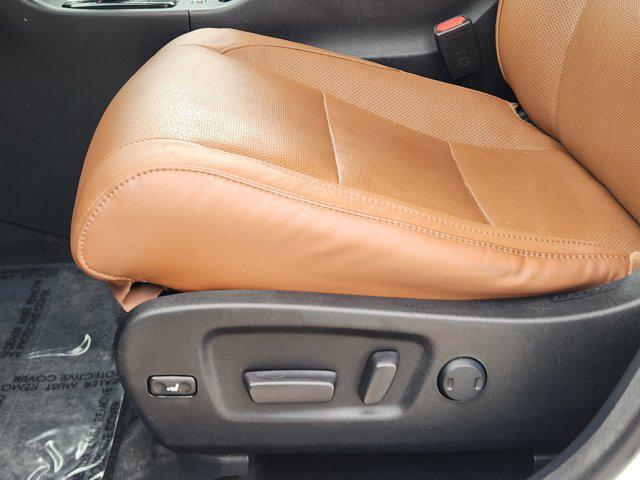 used 2018 Toyota Highlander car, priced at $20,989
