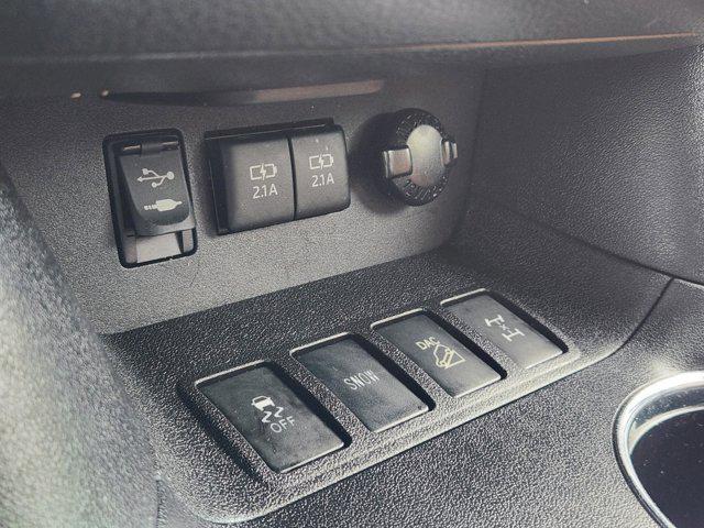 used 2018 Toyota Highlander car, priced at $20,989