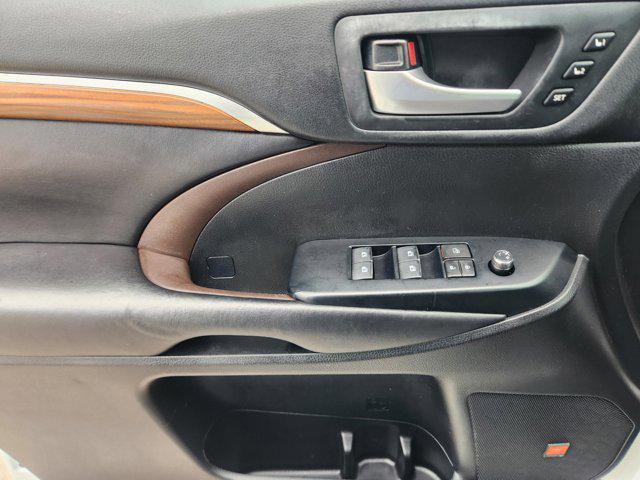 used 2018 Toyota Highlander car, priced at $20,989
