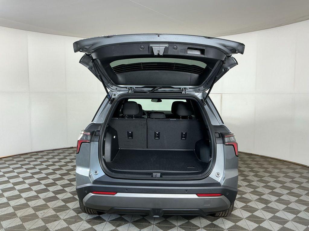 new 2026 Chevrolet Equinox car, priced at $33,120