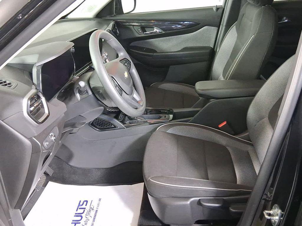 used 2025 Chevrolet TrailBlazer car, priced at $23,800