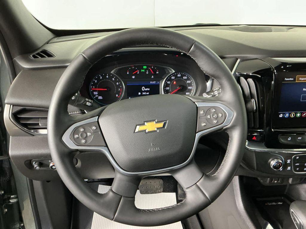 used 2023 Chevrolet Traverse car, priced at $29,940