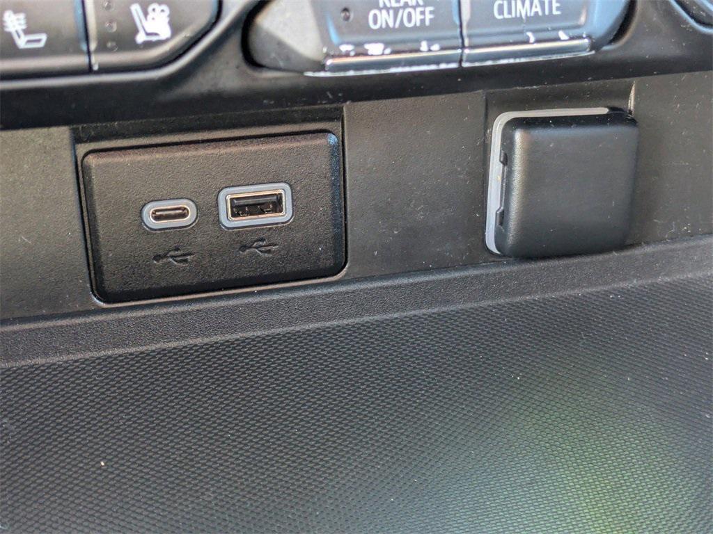 used 2022 GMC Yukon car, priced at $38,301