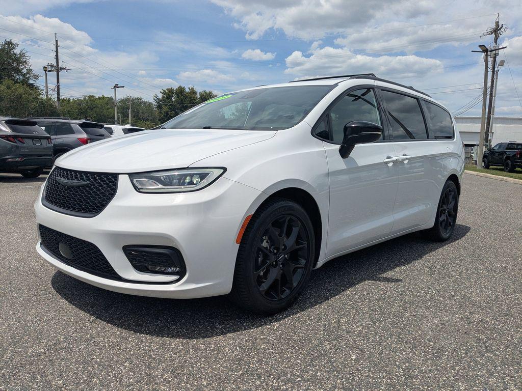used 2025 Chrysler Pacifica car, priced at $31,779