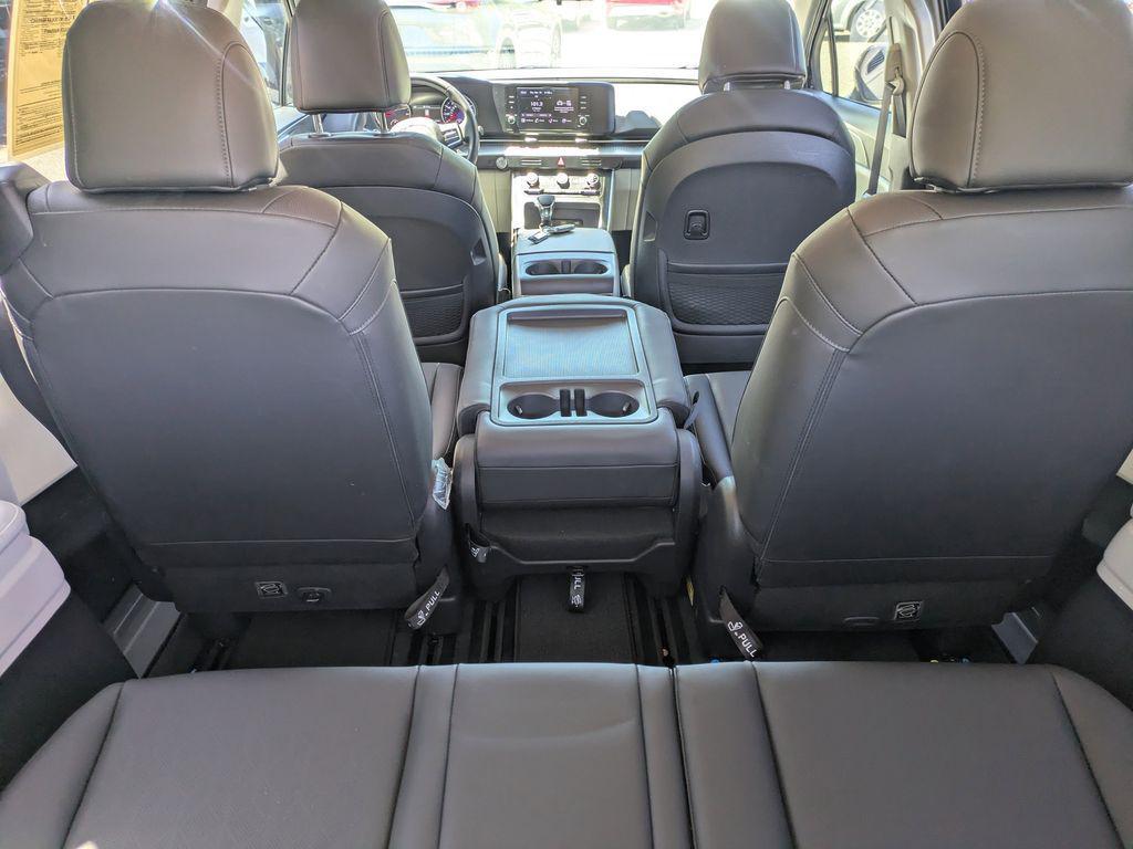 used 2024 Kia Carnival car, priced at $31,112