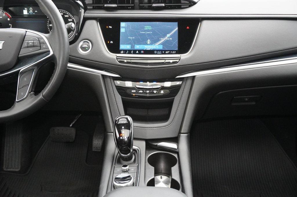 used 2024 Cadillac XT5 car, priced at $38,999