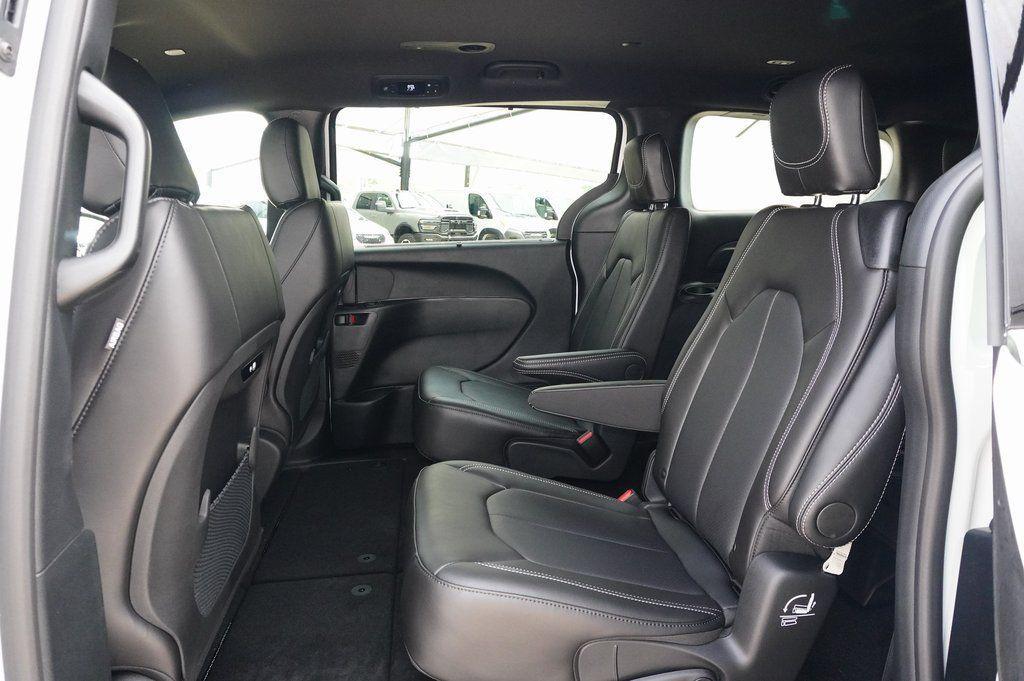 new 2026 Chrysler Pacifica car, priced at $37,886