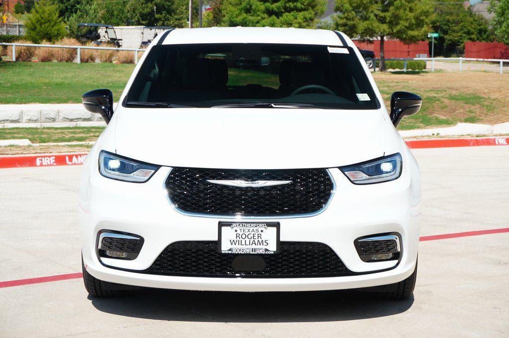 new 2026 Chrysler Pacifica car, priced at $37,886