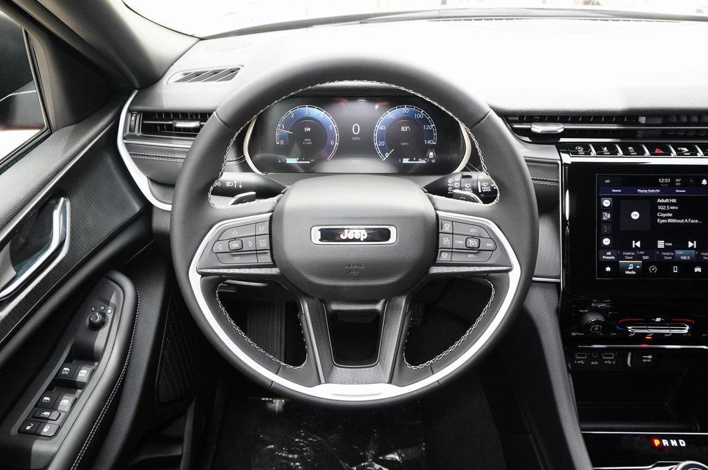 new 2025 Jeep Grand Cherokee car, priced at $36,796