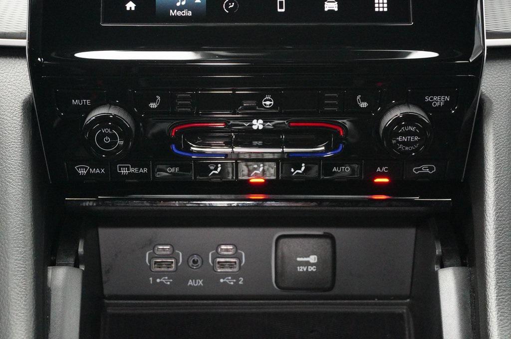 used 2024 Jeep Grand Cherokee car, priced at $30,999