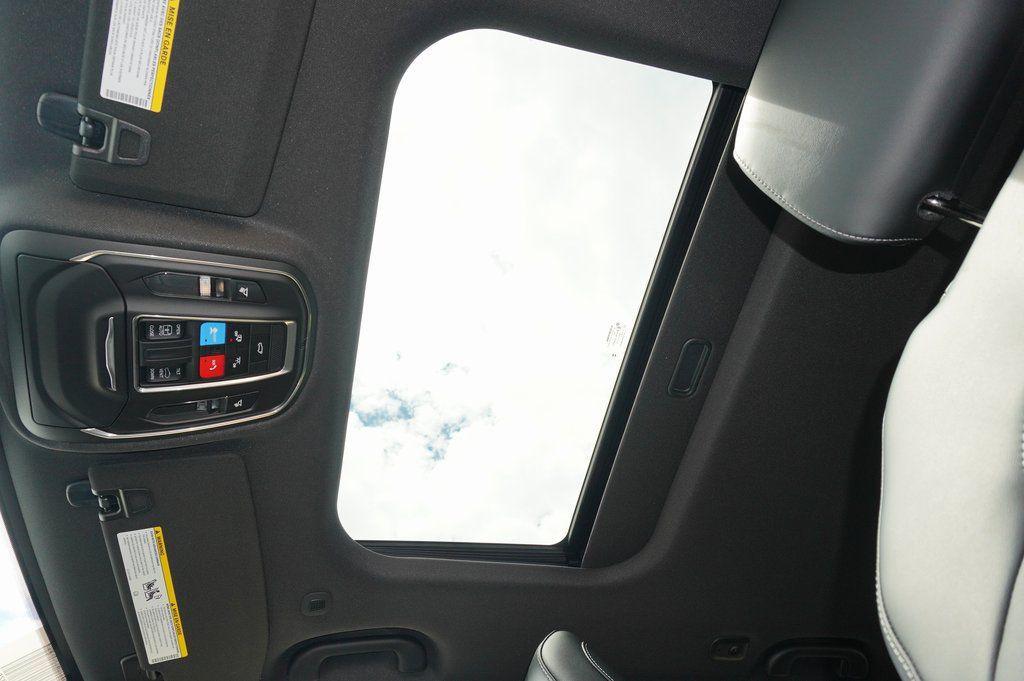 new 2025 Jeep Grand Cherokee car, priced at $42,059