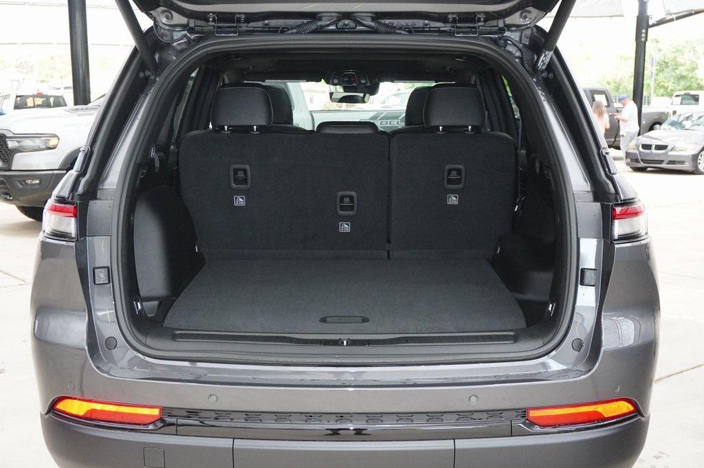 new 2025 Jeep Grand Cherokee car, priced at $42,484