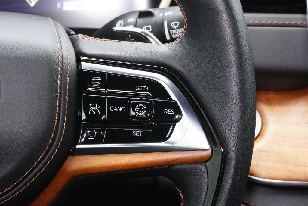 used 2025 Jeep Grand Cherokee car, priced at $52,999