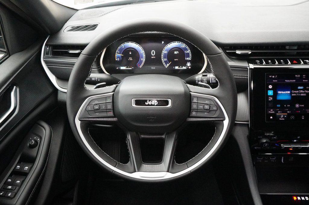 new 2025 Jeep Grand Cherokee car, priced at $43,620