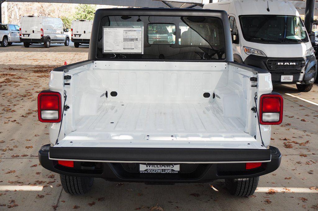 new 2026 Jeep Gladiator car, priced at $41,583