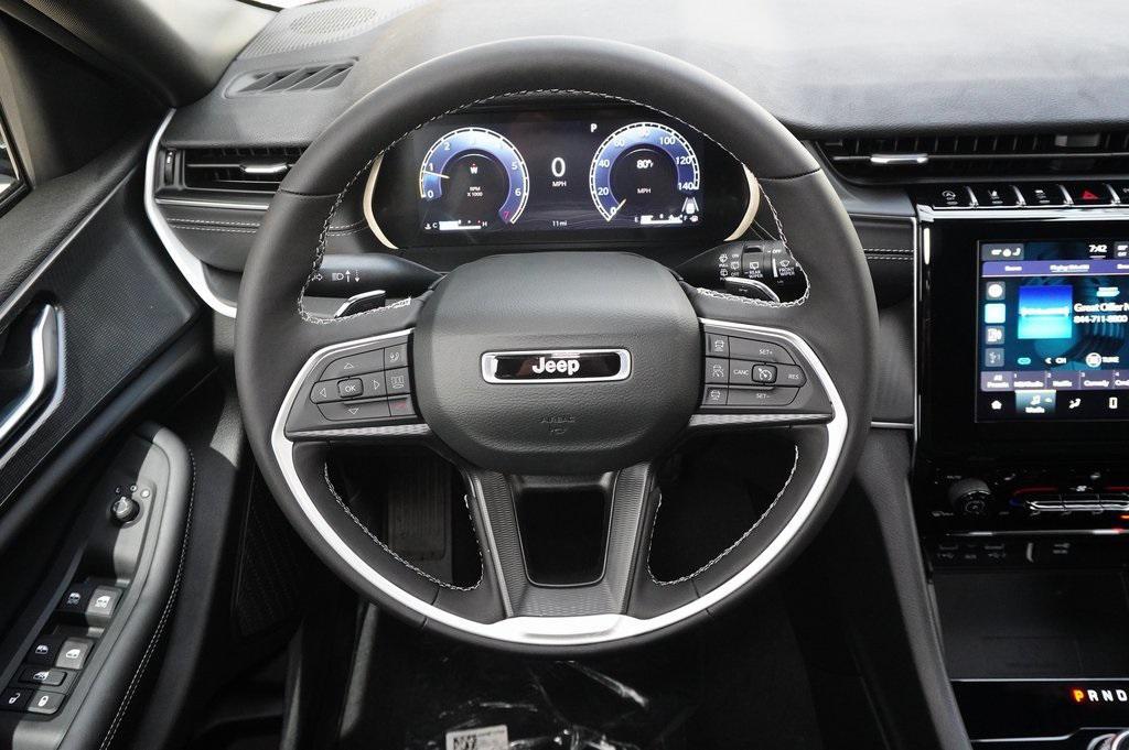 new 2025 Jeep Grand Cherokee car, priced at $40,066