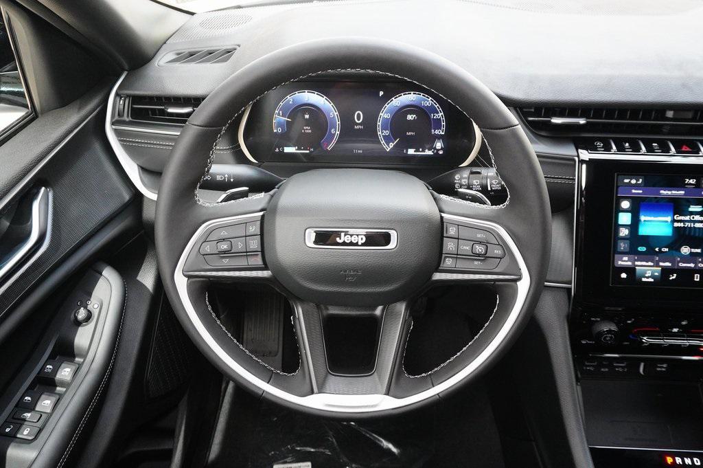 new 2025 Jeep Grand Cherokee car, priced at $40,066